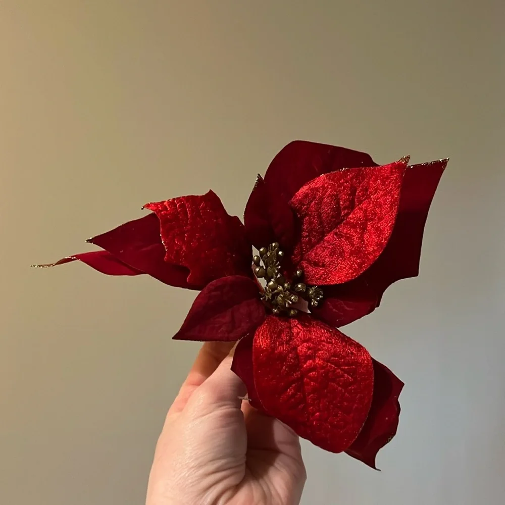 💝 FREE when Bundled 💝 Red Poinsettia Flower Velvet & Gold Glitter Tips